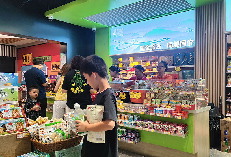 圖片6：伶俐服務區便利店現場.jpg