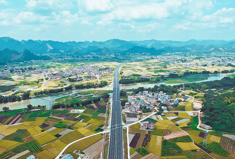 桂林運營公司荔浦分公司陽鹿路路景.jpg 桂林運營公司荔浦分公司陽鹿路路景.jpg