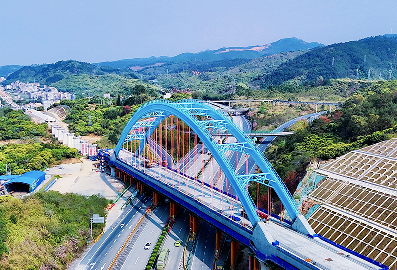 南珠高鐵玉岑段岑溪跨G65包茂高速特大橋.jpg 南珠高鐵玉岑段岑溪跨G65包茂高速特大橋.jpg
