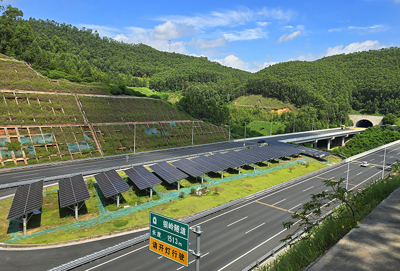 平果至南寧高速公路銀嶺隧道分布式光伏電站.jpg 平果至南寧高速公路銀嶺隧道分布式光伏電站.jpg