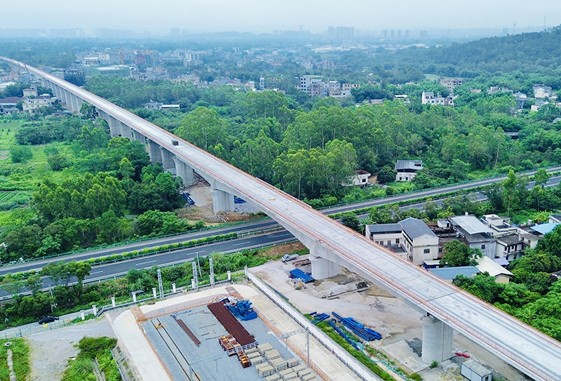 北流跨G59呼北高速特大橋架梁完成.jpg